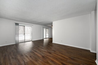 Eagle Creek by Spark Living in Indianapolis, IN - Building Photo - Interior Photo