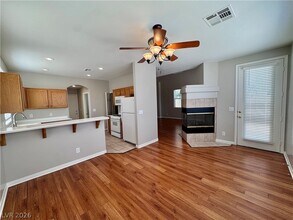 1720 Warrenville St in Las Vegas, NV - Building Photo - Building Photo