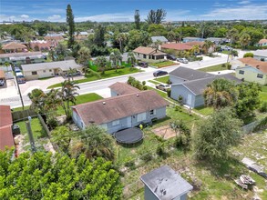 1320 W 26th Ct in West Palm Beach, FL - Building Photo - Building Photo