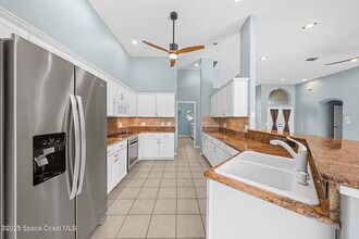 908 Fostoria Dr in Melbourne, FL - Building Photo - Building Photo