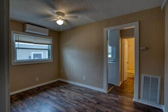 1735 13th Ave S in St. Petersburg, FL - Building Photo - Building Photo
