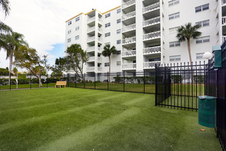 Gull Harbor in North Redington Beach, FL - Building Photo - Building Photo