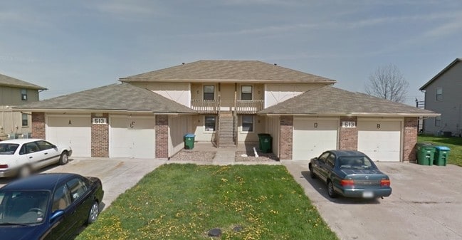 217 Sky Vue Dr in Raymore, MO - Building Photo - Building Photo