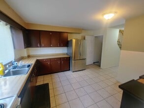 745 Selkirk Rd in Kingston, ON - Building Photo - Building Photo