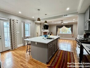 68 Manet Rd in Newton, MA - Building Photo - Building Photo
