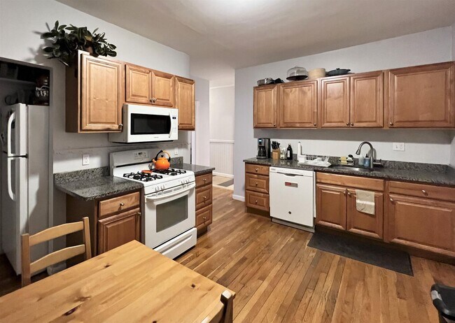 64A Beacon St, Unit 2