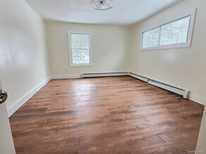 155 N Clinton St in Poughkeepsie, NY - Building Photo - Building Photo