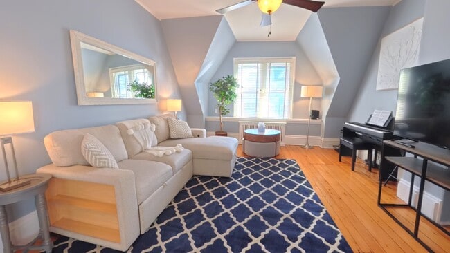 137 Walnut St, Unit #3