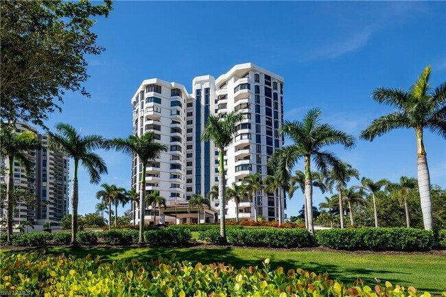 6075 Pelican Bay Blvd