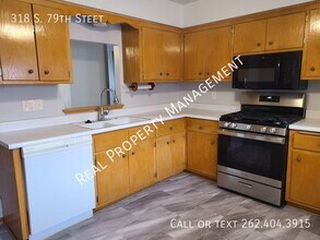 318 S 79th St in Milwaukee, WI - Building Photo - Building Photo