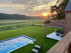 26 Green Hollow Rd in East Hampton, NY - Building Photo - Building Photo