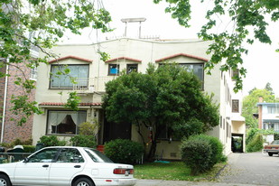 2479 Le Conte Ave Apartamentos