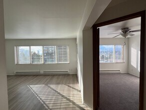 Sheffield in Seattle, WA - Foto de edificio - Interior Photo