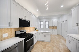 858 W Armitage Ave, Unit 3 in Chicago, IL - Building Photo - Building Photo