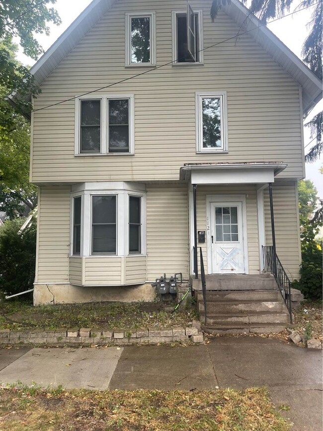 112 Grove St, Unit 3