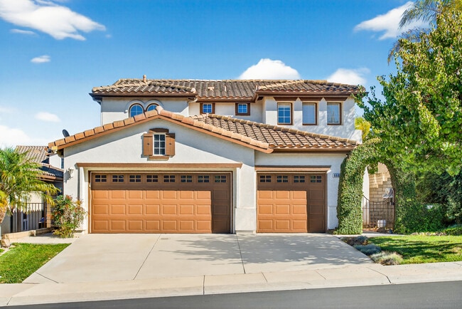 property at 660 Camino de la Luz