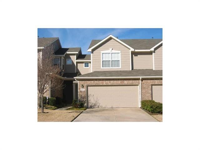 property at 909 Avondale Ln
