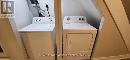 32 Albion St in Kitchener, ON - Building Photo - Building Photo