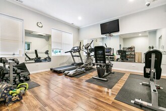 5863 N Kenmore Ave, Unit 305 in Chicago, IL - Foto de edificio - Building Photo