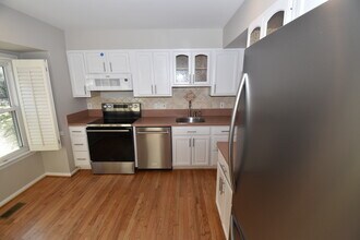 1342 Chetworth Ct in Alexandria, VA - Building Photo - Building Photo