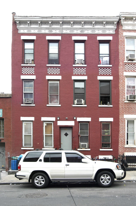 241 58th St in Brooklyn, NY - Building Photo