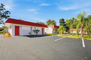 1310 Lexington Ct in Tampa, FL - Building Photo