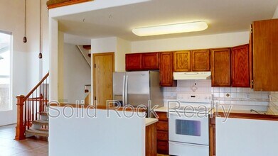 935 Greenbrier Dr in Colorado Springs, CO - Building Photo - Building Photo