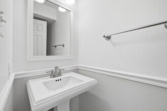 6701 Washington Blvd, Unit E in Arlington, VA - Foto de edificio - Building Photo