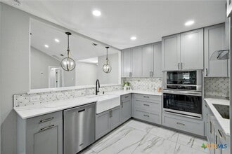 401 Co Rd 368 in Taylor, TX - Building Photo - Building Photo