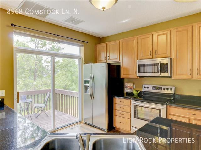 8968 Comstock Ln N in Maple Grove, MN - Building Photo