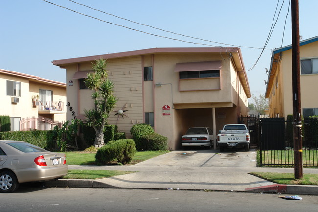 8826 Tobias Ave in Panorama City, CA - Building Photo - Building Photo