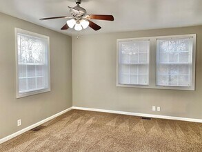 102 Valley View Cir in Clarksville, TN - Building Photo - Building Photo