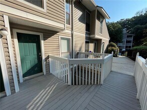 803 Wynnes Ridge Cir SE in Marietta, GA - Foto de edificio - Building Photo