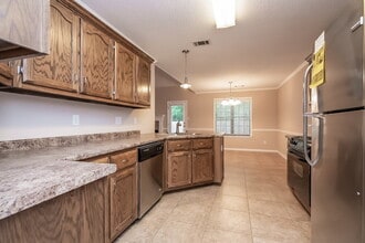 8018 Jills Creek Dr in Bartlett, TN - Foto de edificio - Building Photo