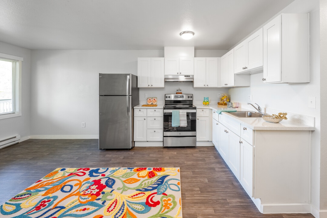 La Madera Apartments in Federal Way, WA - Building Photo