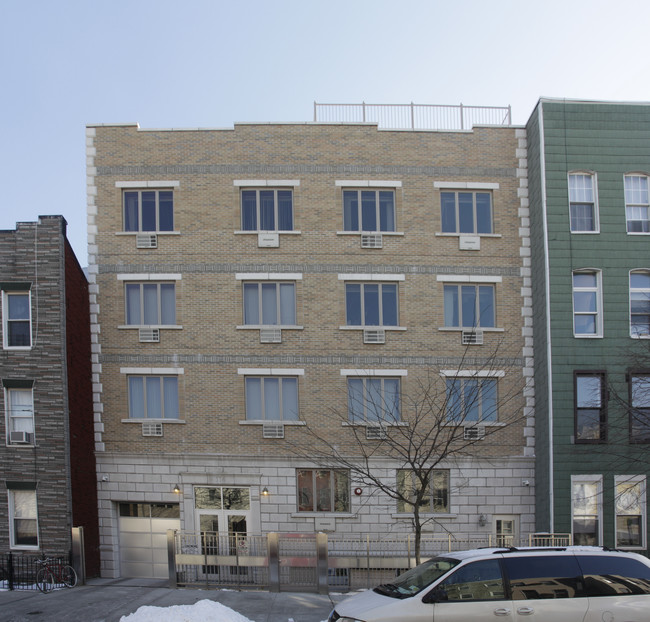 114 Calyer St in Brooklyn, NY - Foto de edificio - Building Photo