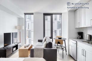 704 Spring St in Seattle, WA - Building Photo