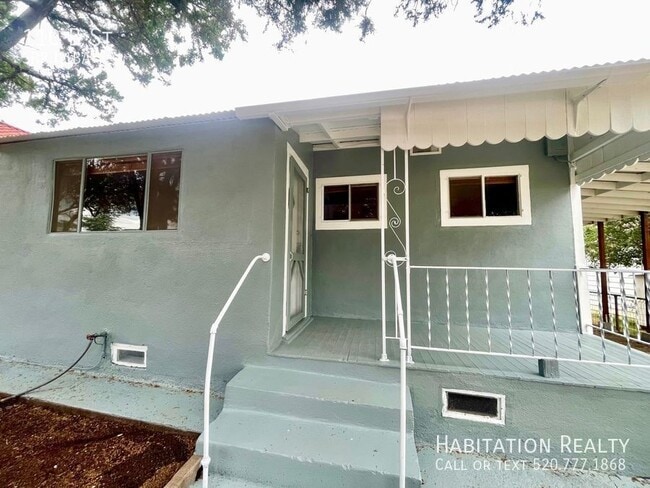 110 B St in Bisbee, AZ - Building Photo - Building Photo