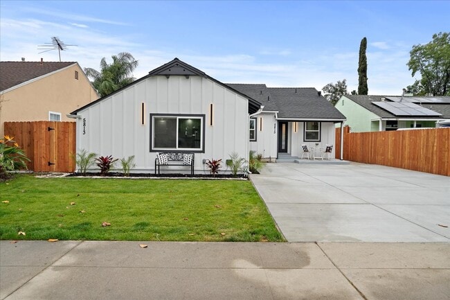 property at 5815 Saloma Ave