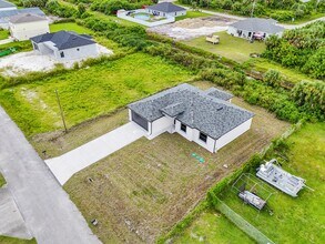 727 Cane St E in Lehigh Acres, FL - Building Photo - Building Photo