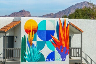 The Landry on McDowell in Phoenix, AZ - Foto de edificio - Building Photo