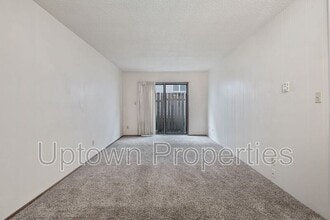 8061 NE Flanders St in Portland, OR - Building Photo - Building Photo