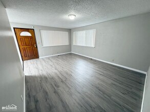 1112-1114 W Fremont Ave in Selah, WA - Building Photo - Building Photo