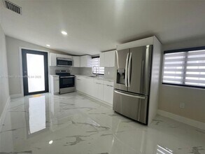 11800 SW 176th St in Miami, FL - Building Photo - Building Photo