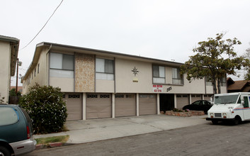 2105 E Florida St in Long Beach, CA - Building Photo - Building Photo