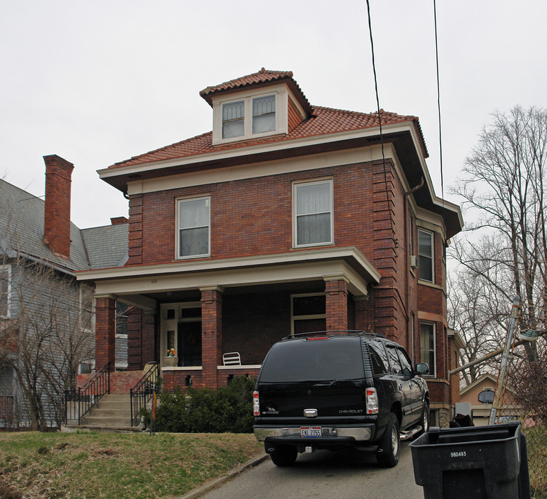 860 Buena Vista Pl in Cincinnati, OH - Building Photo