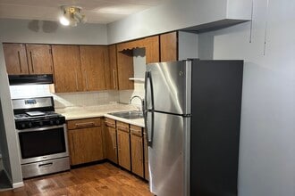 18361 Glen Oak Ave in Lansing, IL - Building Photo - Building Photo