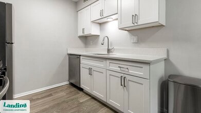 612 Bass Ct in Dunedin, FL - Building Photo - Building Photo