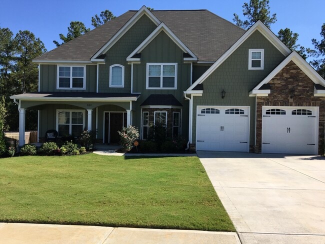 property at 839 Leyland Ln
