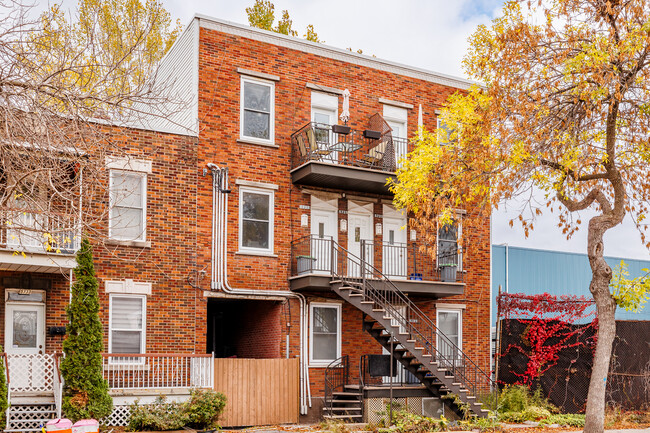 5721 Hamilton Rue in Montréal, QC - Building Photo - Building Photo